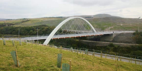 There are 750 tonnes of steel in the Jack Williams Gateway Bridge