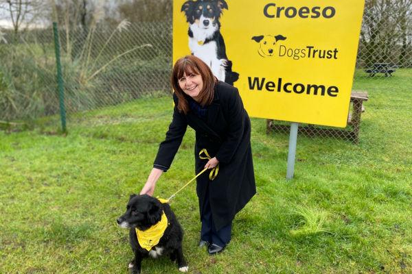 Lesley Griffiths at Bridgend Dogs Trust