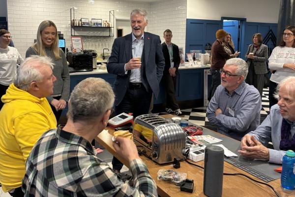 Deputy First Minister Launches Fix it February at a Pop-Up Repair Café in Cardiff.