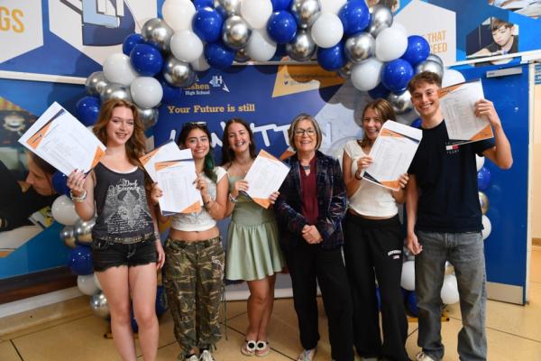 Education Minister congratulates learners on GCSE results day.
